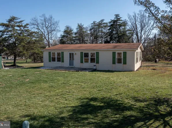 14234 Louise Dr SW, Cumberland, MD 21502