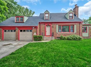 904 Van Rensselaer Ave, Niagara Falls, NY 14305