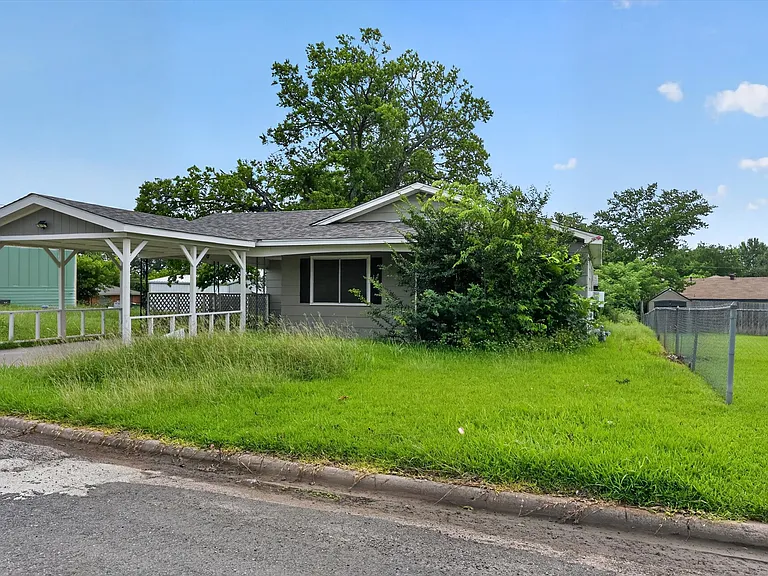 208 D St — Photo 23