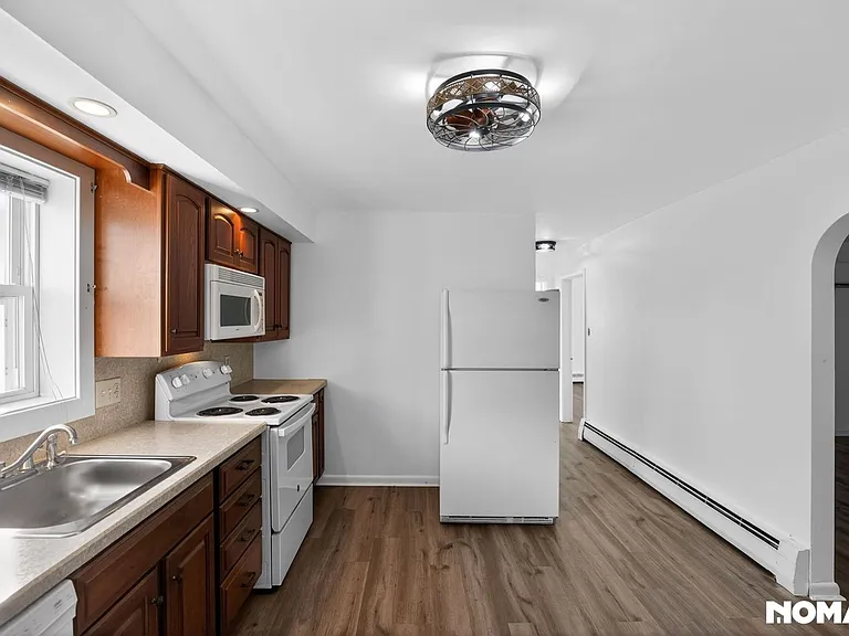 426 Myrtle Ave #A — Photo 9