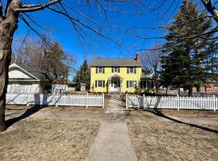 525 15th St E, Glencoe, MN 55336