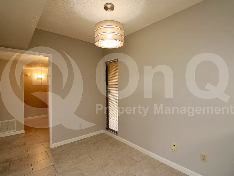 1949 N Swan Rd #31 — Photo 8