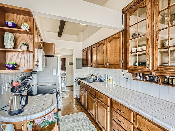 5th image of 805 29th St