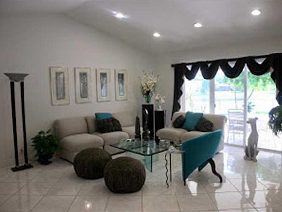 5th image of 602 NW 111th Way