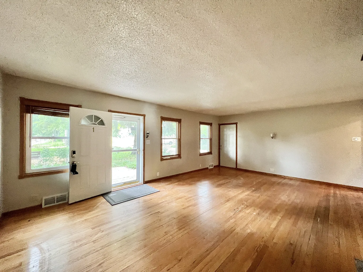 725 Pflaum Road - 1 — Photo 2