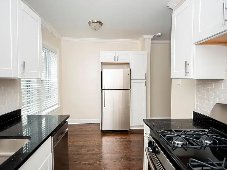 3817 N Greenview Ave #1E — Photo 6