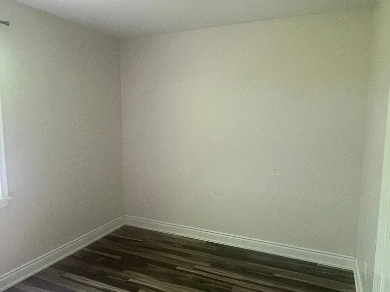 75 McMurchy Ave S #UPPER — Photo 9