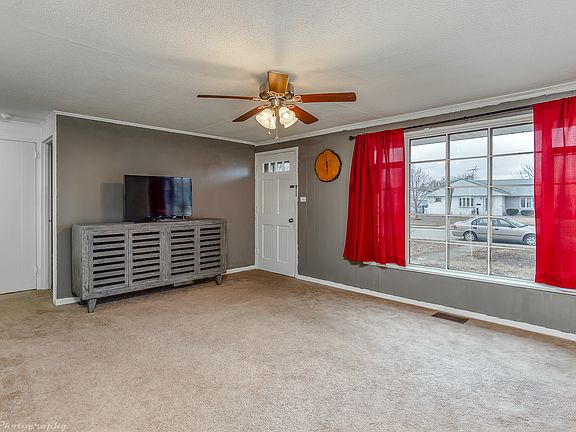 4th image of 8733 S Beck Pl