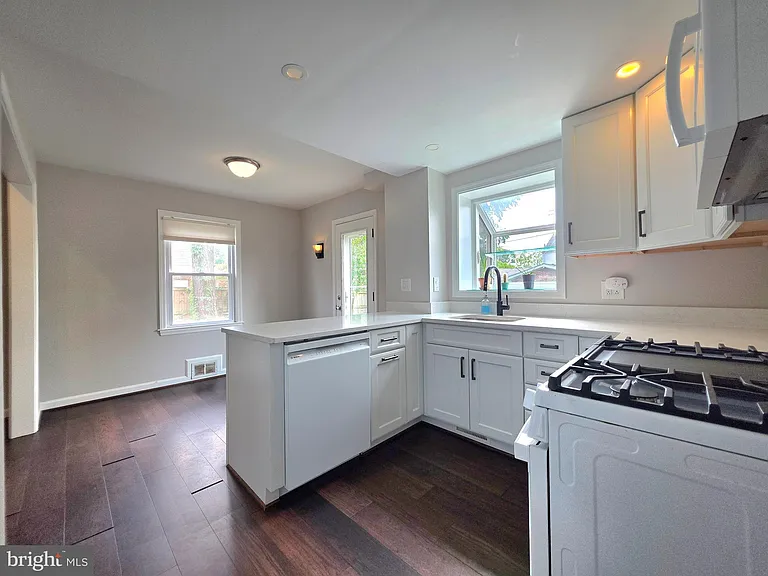 6012 Williamsburg Rd — Photo 10
