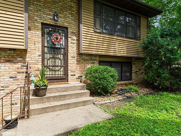4th image of 18406 Lakeview Point Dr NE