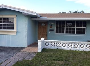 8821 NW 12th St, Hollywood, FL 33024