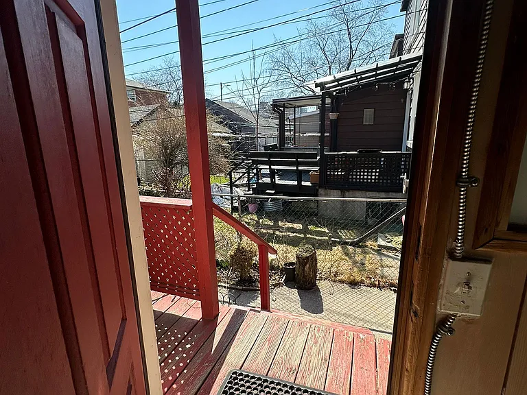 145 Gladstone Ave — Photo 5