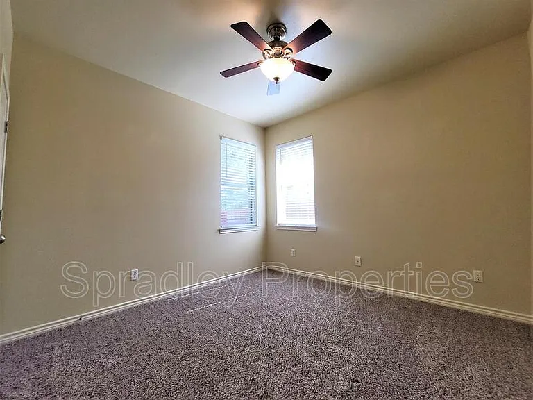 505 Marshall Dr — Photo 7