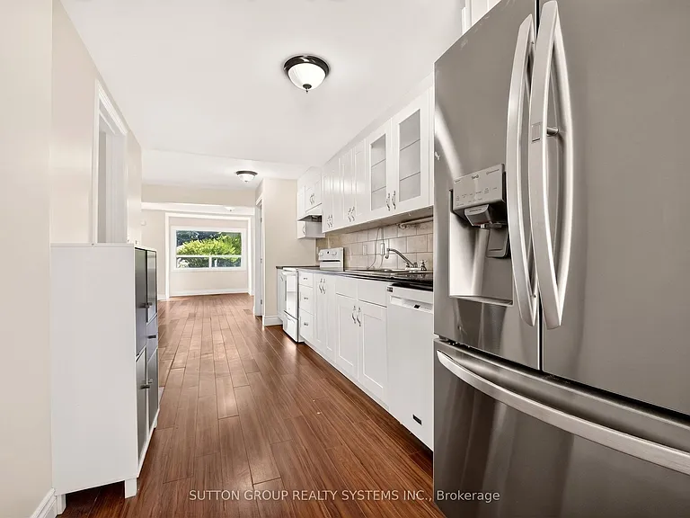 2082 Lilac Dr — Photo 14