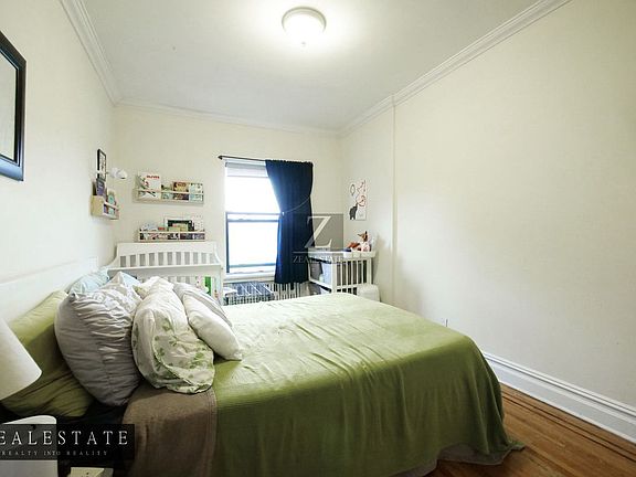 3rd image of 210 Park Pl APT 5C