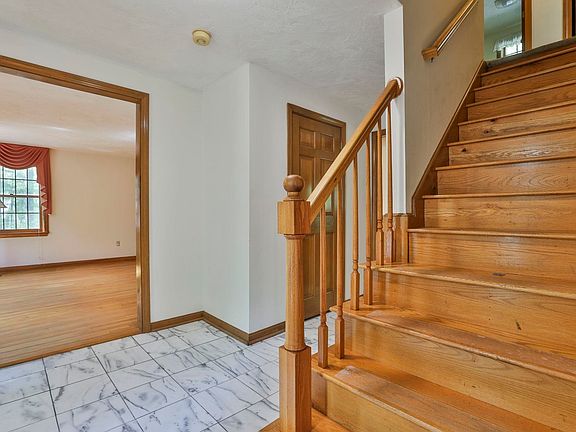 4th image of 69 Stowell Road