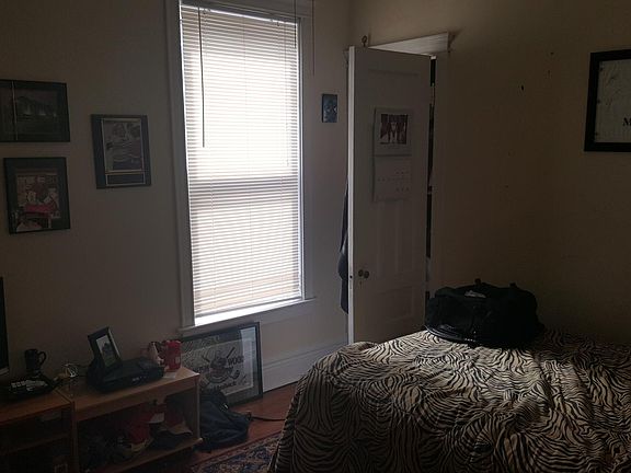 3rd image of 1104 W Oakdale Ave #Gdn