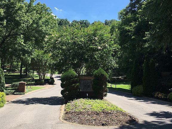 2nd image of 718 Splitrail Dr