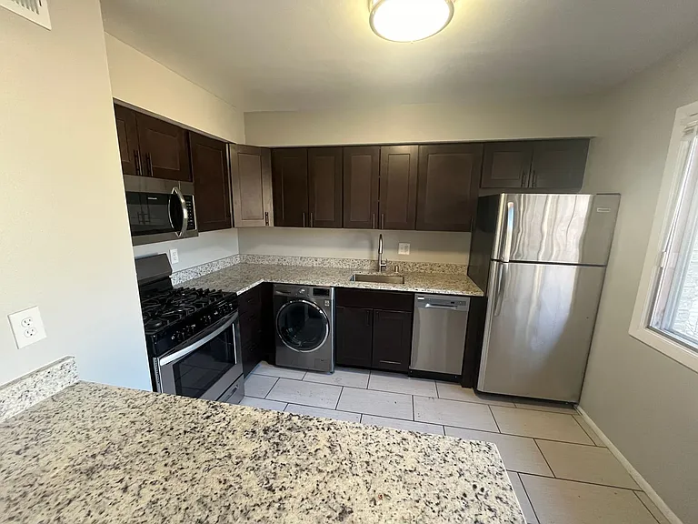 2492 N Murray Ave — Photo 2
