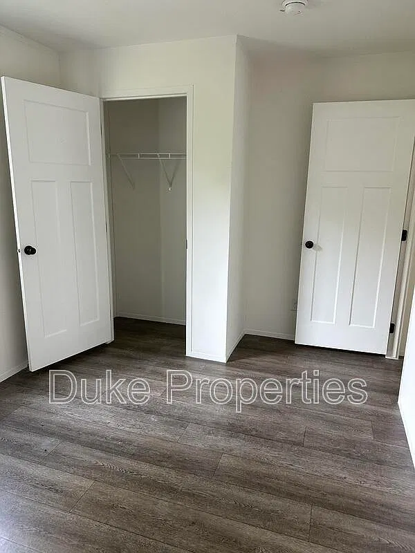 2 bed, 1.0 bath, $1,395 — Photo 2