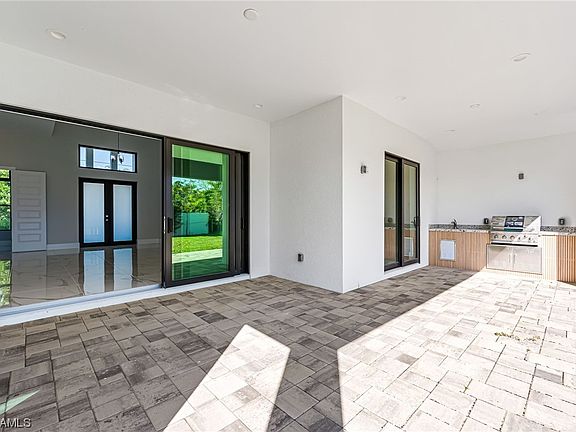 4th image of 230 SE 6th Terrace Cpe