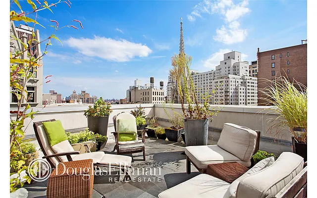 Sold by Douglas Elliman | media 14