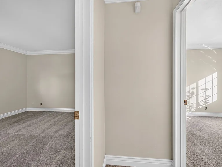 1214 Kilarney Ln — Photo 23