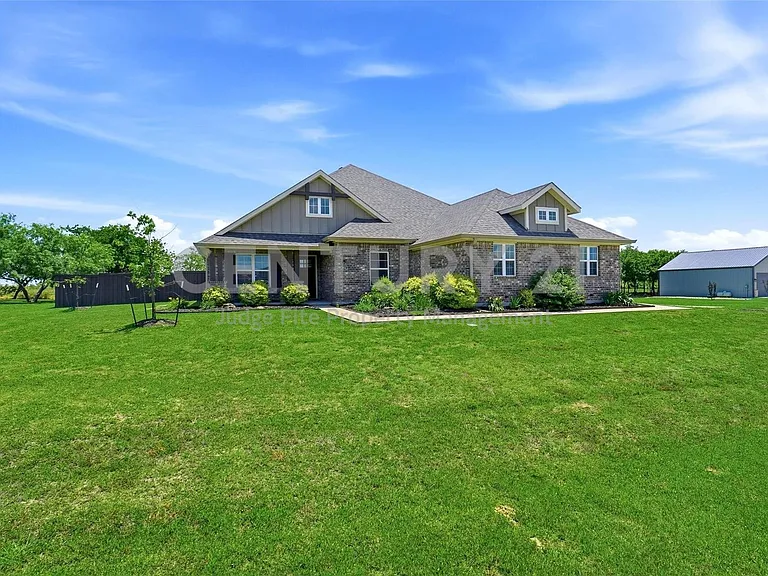 5013 Diamond Dr — Photo 4