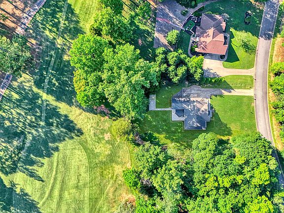 2nd image of 736 Three Wood Ln