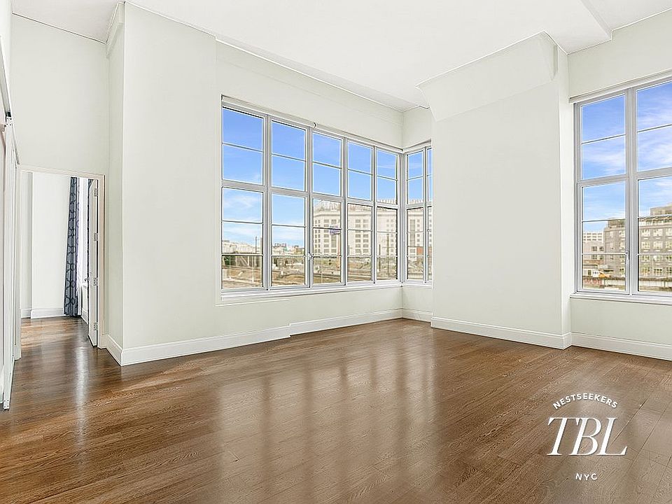 1st image of 2728 Thomson Ave