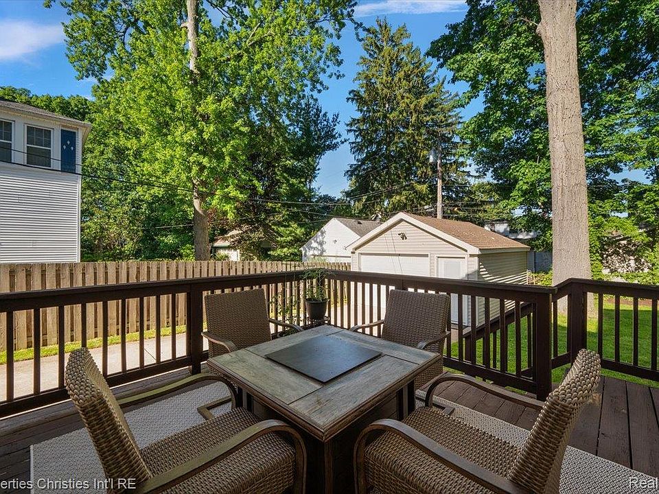 1033 Maplegrove Ave, photo 21