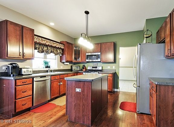 2nd image of 610 Lindsay Cir