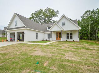54 Ridgeway Dr, Starkville, MS 39759