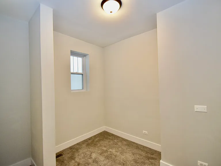 3828 N Clark St #1F — Photo 5