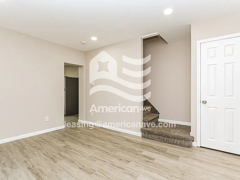 1539644_004_living_room_4.jpg