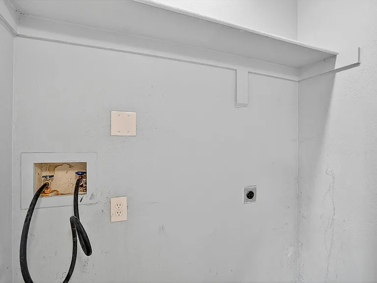 231 Shady Lane Dr — Photo 17