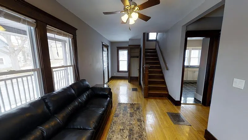 4 bed, $2,800 — Photo 3