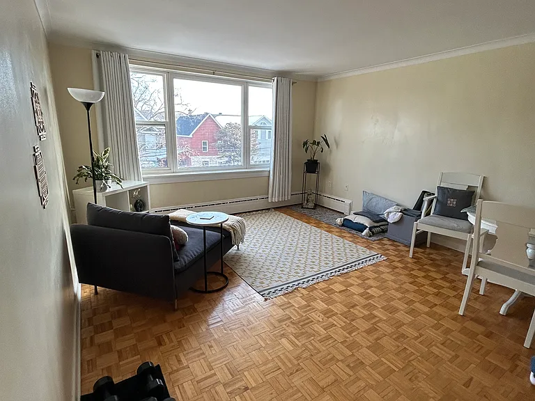 341 Whitby Ave — Photo 5