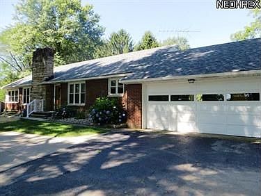 2nd image of 827 Atwood Dr