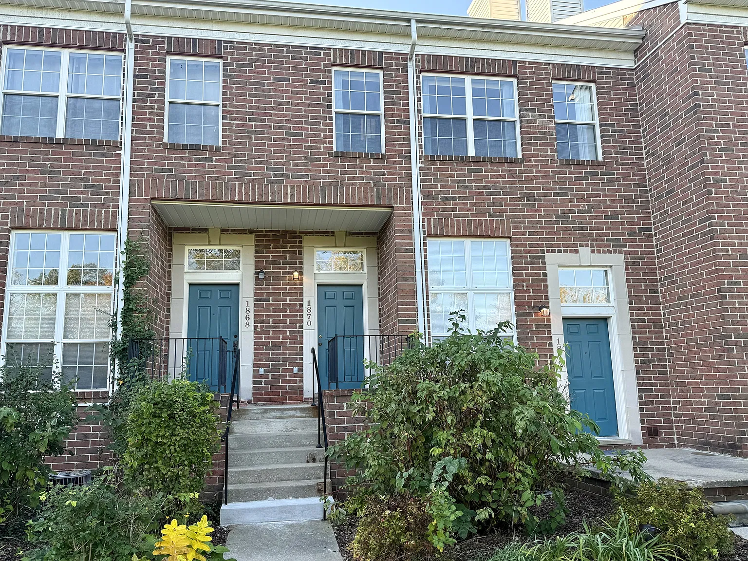 1870 Lindsay Lane - 1 — Photo 2
