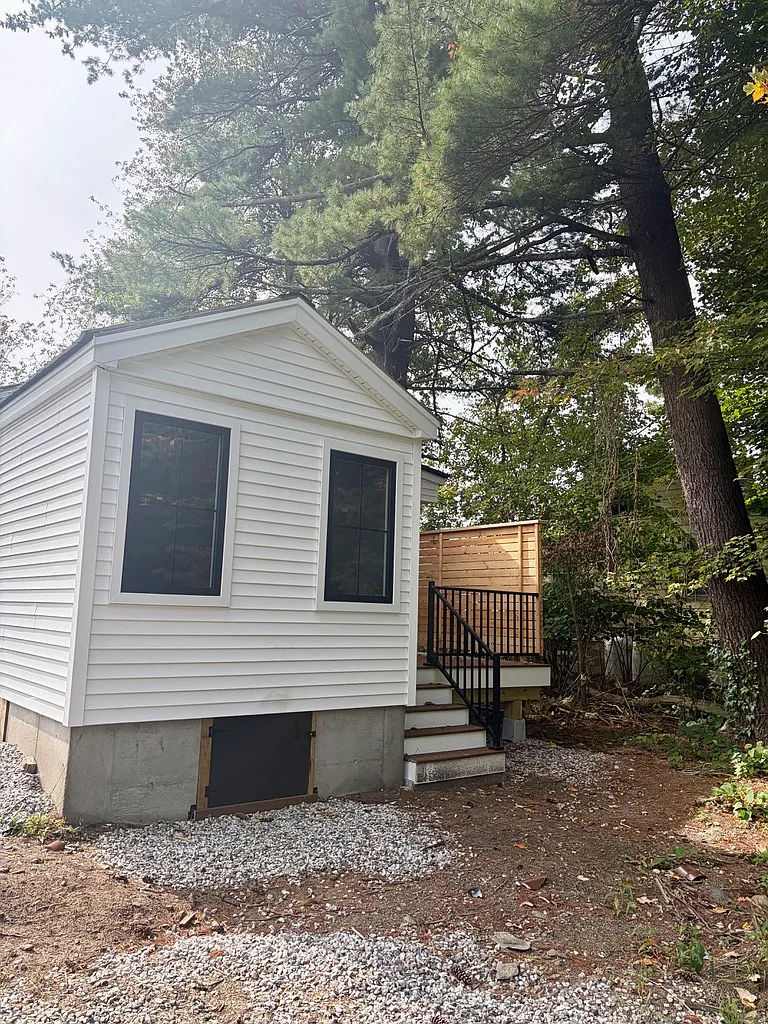 210 Rockingham Road - 1 — Photo 2