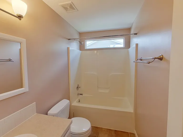 503 W Douglas Ave — Photo 11