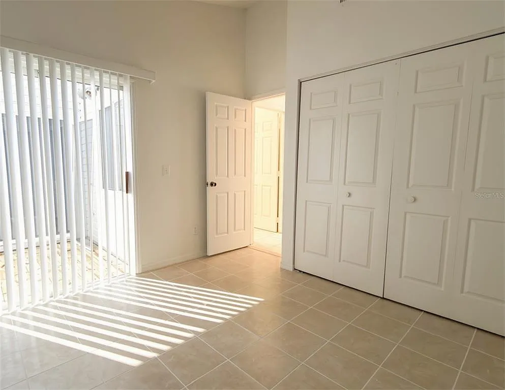 3 bed, 2.0 bath, 1228 sqft, $2,100 — Photo 3