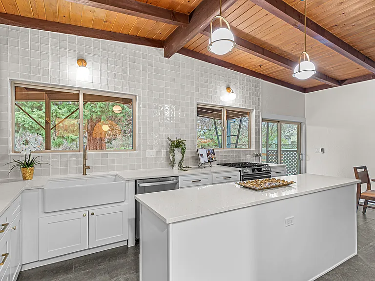 810 Glendale Ave — Photo 10