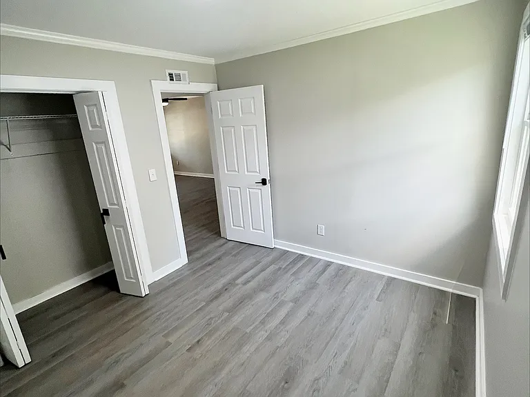 806 N Berkeley Blvd — Photo 10