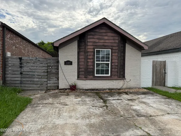 107 Cane Field St, Youngsville, LA 70592
