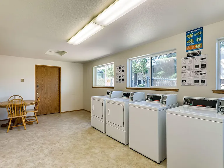 108 Village East Way SE — Photo 20