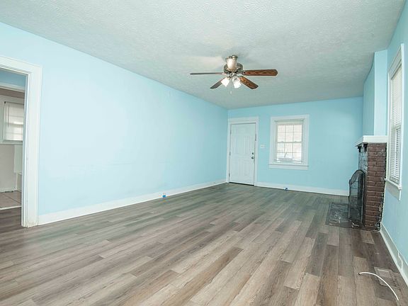3rd image of 1148 Baker Ave