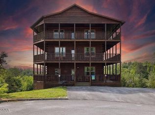 1911 Oakmont Dr, Sevierville, TN 37876