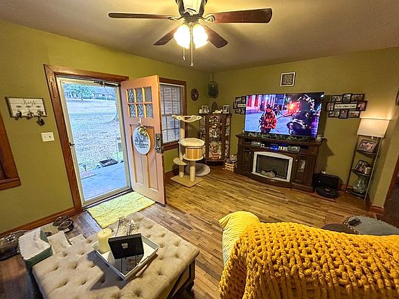 5th image of 18375 Main St